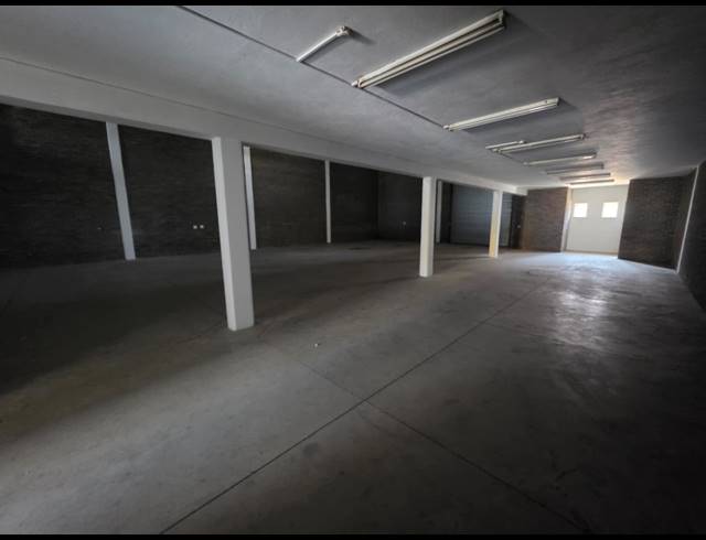 550M² WAREHOUSE TO LET IN STORMILL